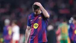 Kekalahan ini menjadi perhatian mengingat dominasi Barcelona di babak pertama yang tidak mampu dikonversi menjadi gol. Girona berhasil memanfaatkan kelengahan di babak kedua untuk membalikkan keadaan dan mengamankan tiga poin penting. (AFP/Josep Lago)
