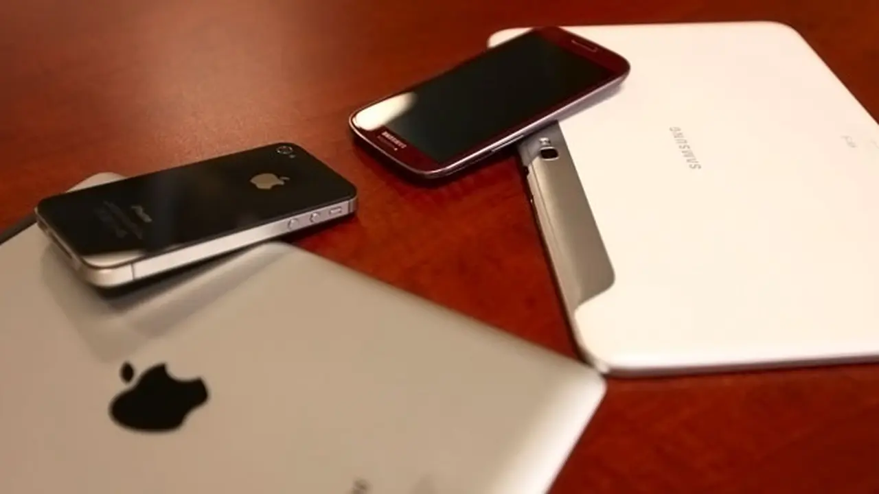 apple-samsung-4-131126c.jpg