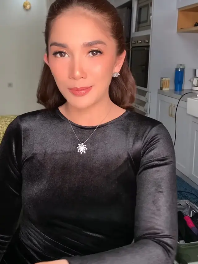 Artis Hadir di Resepsi Luna Maya dan Maxime Bouttier.