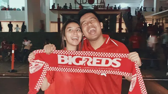 6 Momen Clairine Clay dan Joshua Herman Pakai Baju Senada, Selalu Kompak