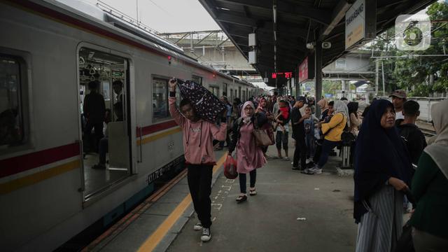 Malam Tahun Baru, KRL Beroperasi Hingga Dini Hari