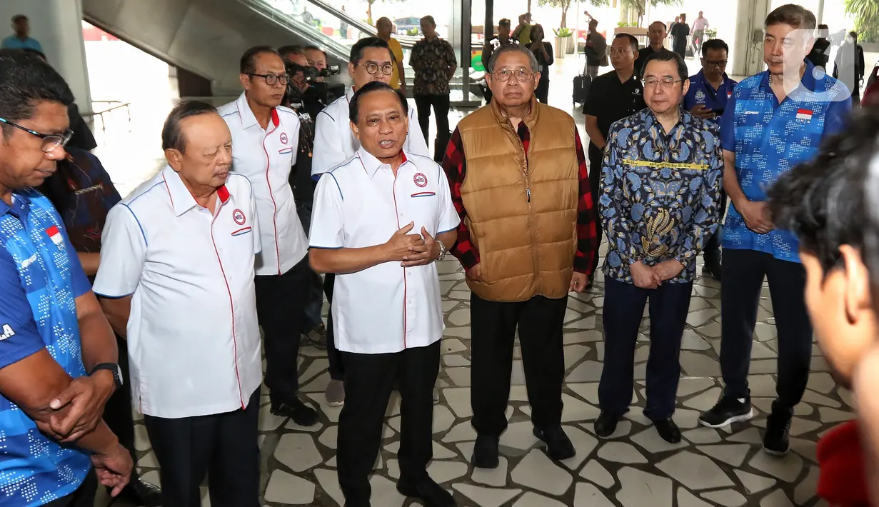 Beruntung Timnas Voli Putra Indonesia akhirnya mampu mengobati kegagalan saat menghadapi Thailand. Pasukan Merah Putih menutup laga dengan keunggulan 3-0 (25-21, 25-23, 25-21), meski harus melakoni duel sengit pada awal permainan. (Liputan6.com/Angga Yuniar)