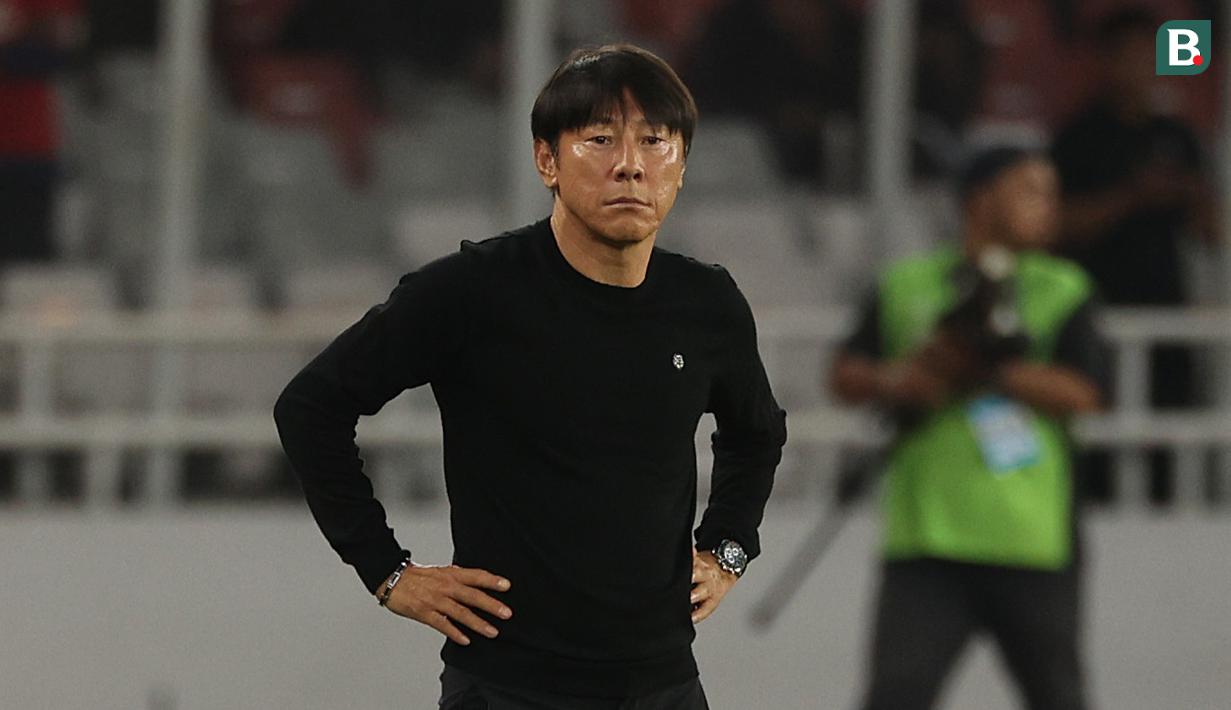 Kemenangan Timnas Indonesia ini tak serta merta membuat Shin Tae-yong puas. Setidaknya ada lima pemain yang hampir saja mencetak gol tambahan bagi skuad Garuda. (Bola.com/Abdul Azis)