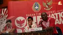 Jelang pertandingan persahabatan melawan Kirgizstan, pelatih dan dua pemain Timnas Indonesia melakukan jumpa pers di Jakarta, Minggu (27/10/13) (Liputan6.com/ Helmi Fithriansyah)