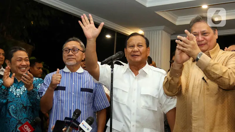 Bakal calon presiden (capres) Prabowo Subianto akhirnya mengumumkan siapa bakal calon wakil presiden (cawapres) yang akan mendampinginya di Pilpres 2024 yaitu Gibran Rakabuming Raka.