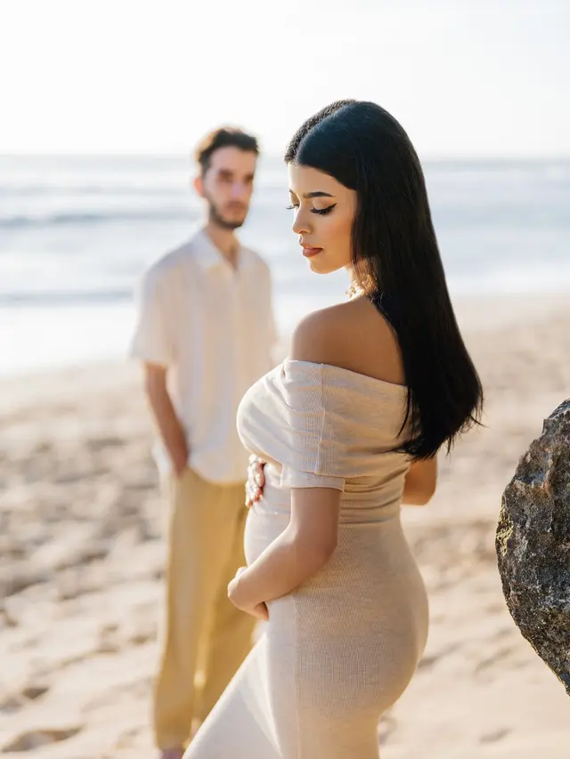 7 Potret Maternity Shoot Jharna Bhagwani di Kehamilan Pertama, Tampil Romantis di Pantai