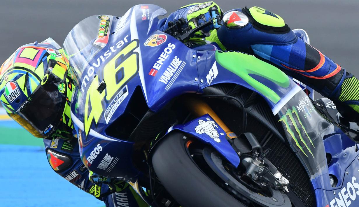 Pebalap Movistar Yamaha, Valentino Rossi, berada di peringkat kedua dengan catatan waktu 1 menit 32,100 detik pada kualifikasi MotoGP Prancis di Sirkuit Le Mans, Sarthe, Sabtu (20/5/2017). (AFP/Jean-Francois Monier)