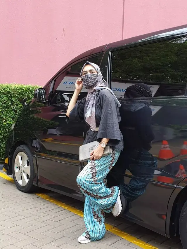 Nini Carlina (Instagram/ninicarlina_real)