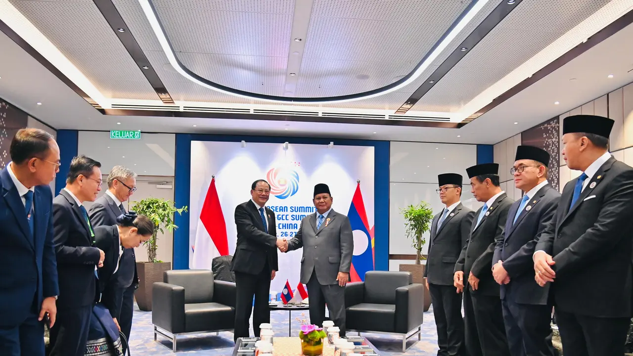 Pertemuan Presiden Prabowo Subianto dengan Perdana Menteri (PM) Republik Demokratik Rakyat Laos, Sonexay Siphandone. Keduanya sepakat  menjalin kerja sama di berbagai sektor potensial, termasuk mineral, pertanian, dan pupuk. (Dok: Setpres)