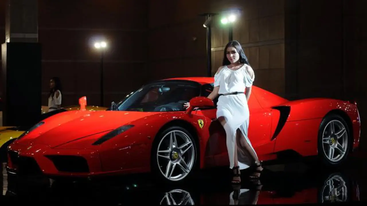 Deretan Mobil Eksotis Goda Pengunjung IIMS
