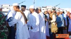 Citizen6, Lebanon: Usai melaksanaan Sholat Idul Fitri seluruh prajurit Satgas POM TNI melaksanakan Halal Bihalal dan ramah tamah. (Pengirim: Badarudin Bakri)