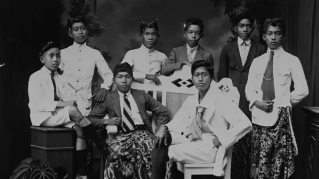 [Bintang] Potret Negeri di Awal Abad 20