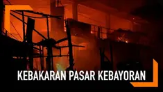Ratusan kios di Blok A Pasar Kebayoran Baru terbakar dini hari tadi. Penyebab kebakaran belum diketahui.