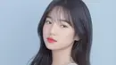 Fujianti Utami baru-baru ini bikin heboh warganet dengan ikut coba tren filter wajah Korea. Penampilan Fuji curi perhatian karena disebut mirip Bae Suzy di filter ini. Potret cantiknya Fuji pakai wajah Korea ini banjir pujian. (Liputan6.com/IG/fuji_an)