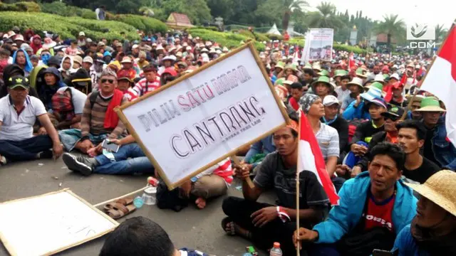 Ribuan nelayan yang berasal dari Jawa, Lampung, dan Kalimantan menggelar demo di Monas menuntut pemerintah melgalkan penggunaan cantrang
