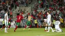 Pemain Portugal Cristiano Ronaldo (tengah) melakukan selebrasi usai mencetak gol ke gawang Irlandia pada pertandingan kualifikasi grup A Piala Dunia 2022 di Stadion Algarve, luar Faro, Portugal, Rabu (1/9/2021). Ronaldo mencetak dua gol saat Portugal menang 2-1. (AP Photo/Armando Franca)