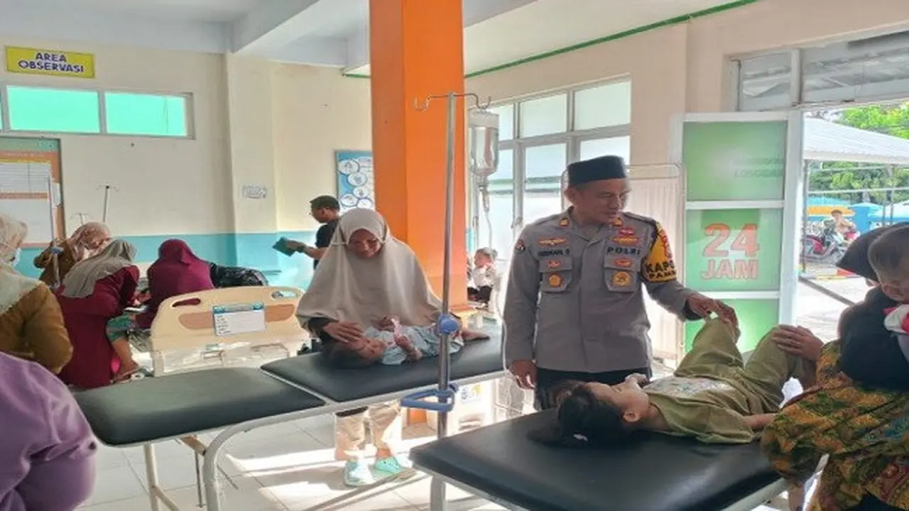 Sebanyak 42 balita di Kabupaten Majene, Sulbar, dilarikan ke Puskesmas Pamboang akibat keracunan makanan. Puluhan balita tersebut keracunan diduga usai menyantap makanan tambahan pencegah stunting. (Foto: humas.polri.go.id)
