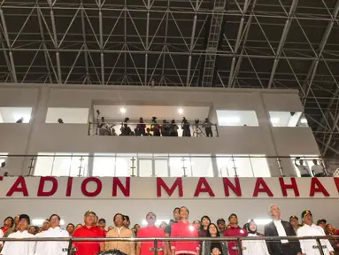 Presiden Indonesia, Joko Widodo, saat meresmikan Stadion Manahan, Solo, Jawa Tengah, Sabtu (15/2/2020). Stadion tersebut merupakan salah satu calon veneu di Piala Dunia U-20 2021 di Indonesia. (Dokumentasi PSSI)