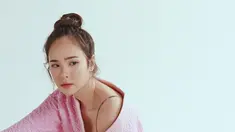 Aktris cantik Pamela Bowie yang merupakan artis berdarah campuran Amerika dan Jawa ini dikenal punya wajah cantik alami. Meski dengan makeup tipis pun, ia tetap memesona. (Liputan6.com/IG/@pammybowie)