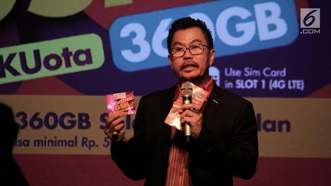 Deputy CEO Smartfren Djoko Tata Ibrahim memberi keterangan saat peluncuran kartu perdana BosKu di Jakarta, Selasa (26/3). Bonus tersebut otomatis terisi saat pelanggan melakukan pengisian pulsa minimal Rp 50 ribu, paling lambat 3 hari setelah aktivasi kartu. (merdeka.com/Iqbal S. Nugroho)