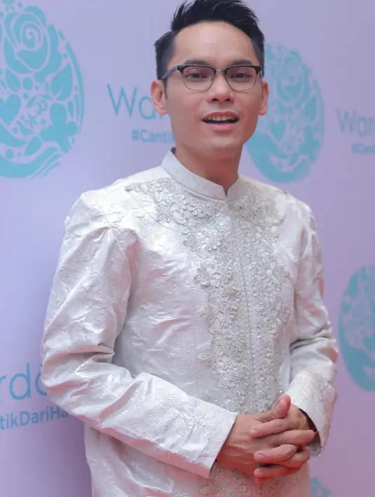 Dari data itu, calon istri duda satu anak itu bernama Nesyana Ayu Nabila. Perempuan berhijab itu biasa disapa Ines, lahir pada 13 Juli 1992. (Andy Masela/Bintang.com)