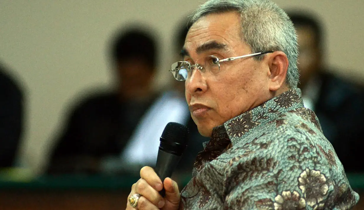 Bupati Kutai Timur Isran Noor bersaksi untuk terdakwa Anas Urbaningrum di Pengadilan Tipikor, (1/9/14).(Liputan6.com/Faisal R Syam)
