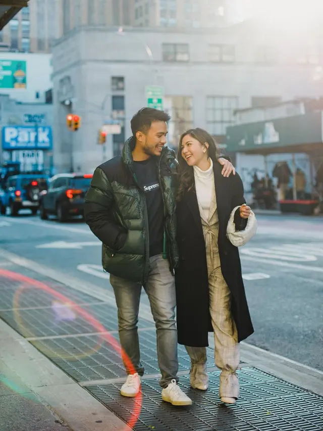 Potret Serasi Outfit Liburan Jessica Mila dan Kekasih di Amerika Serikat, Salah Satunya Tenteng Tas Rp40Jutaan