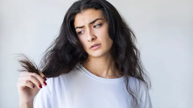 Rambut Kering vs. Rambut Kusam: Mengatasi Permasalahan Umum