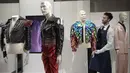 Ini adalah pertama kalinya Sotheby's membuka seluruh ruang galerinya untuk umum untuk pameran yang berlangsung selama berminggu-minggu ini. (AP Photo/Kirsty Wigglesworth)