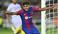Bermain di Liga Champions tentu menjadi impian sekaligus kebanggaan bagi para pemain muda. Dalam sejarah Liga Champions sejak edisi pertama pada 1992/1993, lima pemain berikut masuk dalam daftar 5 besar pemain termuda yang melakukan debut di kasta tertinggi kompetisi antar-klub Eropa. Siapa saja mereka? Simak uraiannya berikut ini. (AFP/Pau Barrena)