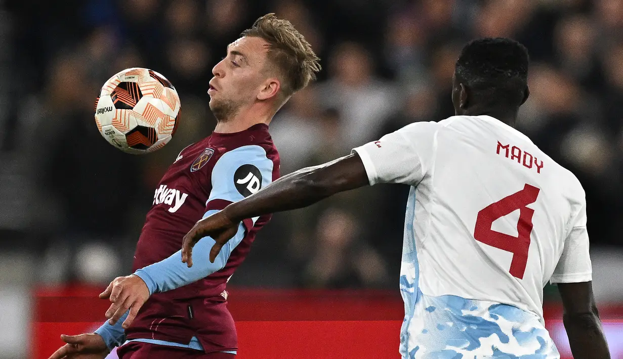 Olympiacos menempati posisi ketiga dengan empat poin. (Ben Stansall / AFP)