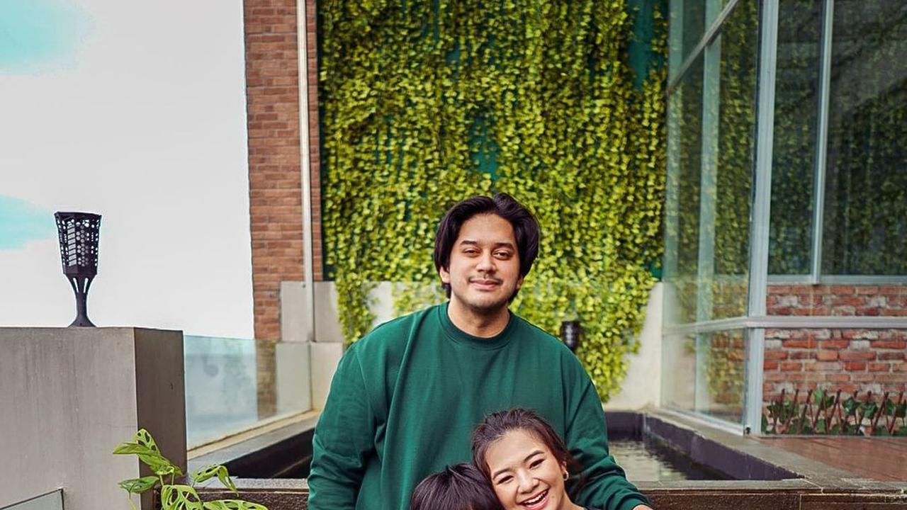 Hamil Anak Kedua, Ini 6 Potret Eriska Rein dan Mithu Nisar yang Harmonis