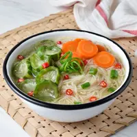 ilustrasi sayur bening bihun/ZahyMaulana/Shutterstock