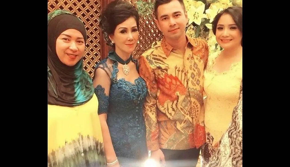 Sebelumnya pada 9 Agustus 2014, Raffi Ahmad dan Nagita Slavina telah menggelar proses lamaran di Apartemen Capital, SCBD, Jakarta. (instagram.com/raffiahmadlagi)