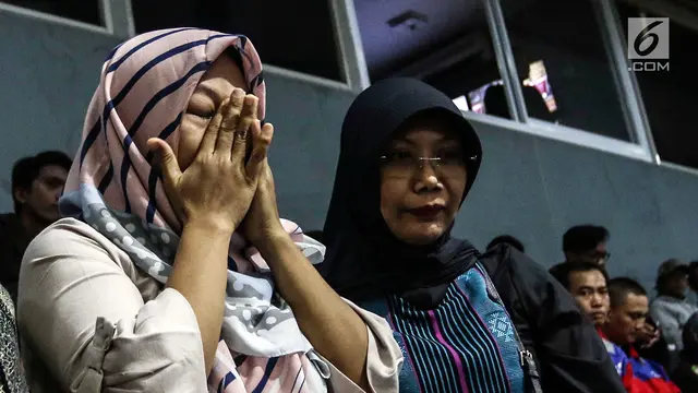 Baiq Nuril Sujud Syukur Usai DPR Sahkan Persetujuan Amnesti