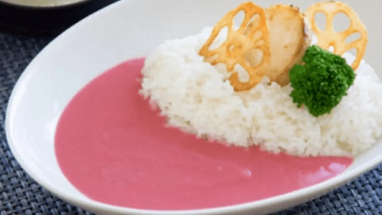 Unik, Kari Sakura Berkuah Pink Nikmati di Penghujung Musim Semi