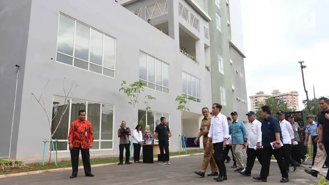 Didampingi Anies Baswedan, Jokowi Tinjau Wisma Altet
