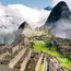 Machu Picchu merupakan situs bersejarah yang terletak di Peru