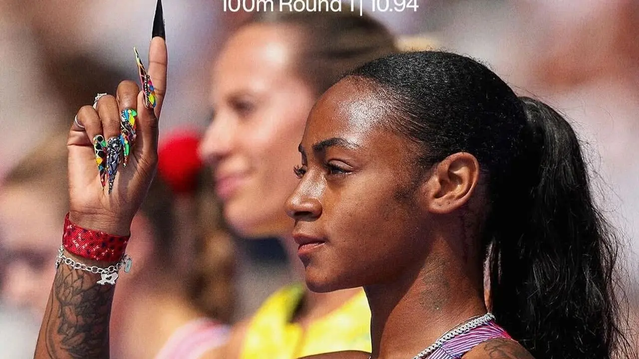 6 Gaya Pelari AS Sha’Carri Raih Medali Perak di Olimpiade Paris 2024, Tetap Slay Pakai Nail Art