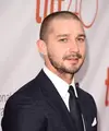 Rupanya keseriusan Shia LaBeouf untuk meyakini sang kekasih Mia Goth telah berhasil. Mereka ditemui memesan cincin pernikahan yang dilapisi berlian. (AFP/JASON MERRITT / GETTY IMAGES NORTH AMERICA)
