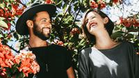 Ilustrasi pasangan romantis. Sumber foto: unsplash.com/Matheus Ferrero.