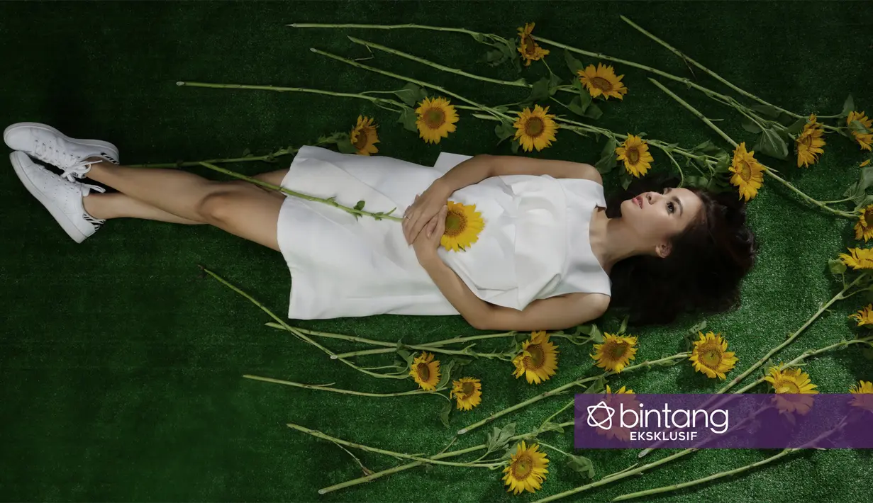 Tak hanya akting, Acha Septriasa juga sempat didapuk sebagai penyanyi lagu Ibu untuk OST film Menembus Impian. (Bambang E. Ros/Bintang.com)