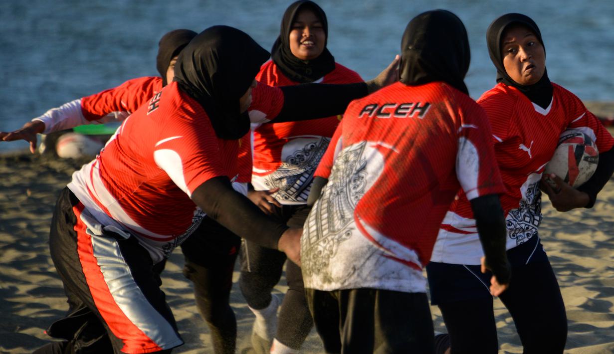 Foto Latihan Atlet Rugby Di Pesisir Pantai Aceh Bola Liputan6 Com