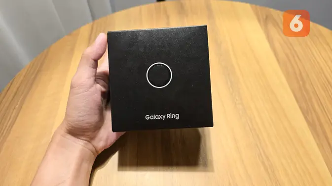<p>Unboxing Galaxy Ring (Liputan6.com/ Agustin Setyo Wardani)</p>