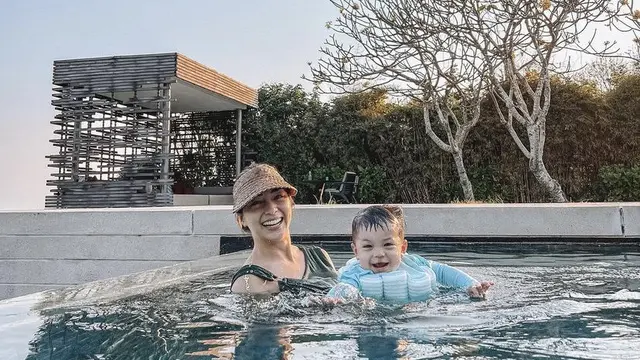 Nikita Willy Rayakan Ulang Tahun ke-29