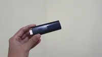 Mi TV Stick, perangkat streaming portabel Xiaomi yang mampu ubah TV biasa menjadi smartTV (Liputan6.com/ Agustin Setyo W)