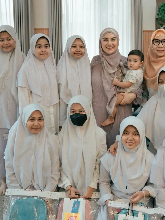 8 Potret Irish Bella Gelar Pengajian dan Tasyakuran di Rumah, Penuh Haru