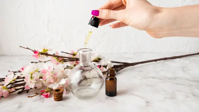 Kenali Teknik Layering Parfum untuk Ciptakan Signature Scent yang Lebih Personal