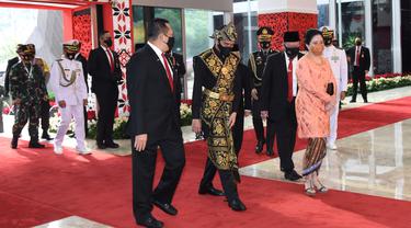 Kenakan Baju Adat Sabu NTT, Jokowi Hadiri Sidang Tahunan MPR