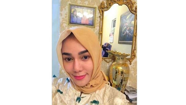 7 Potret Isi Rumah Bebby Fey di Probolinggo, Elegan Bernuansa Emas